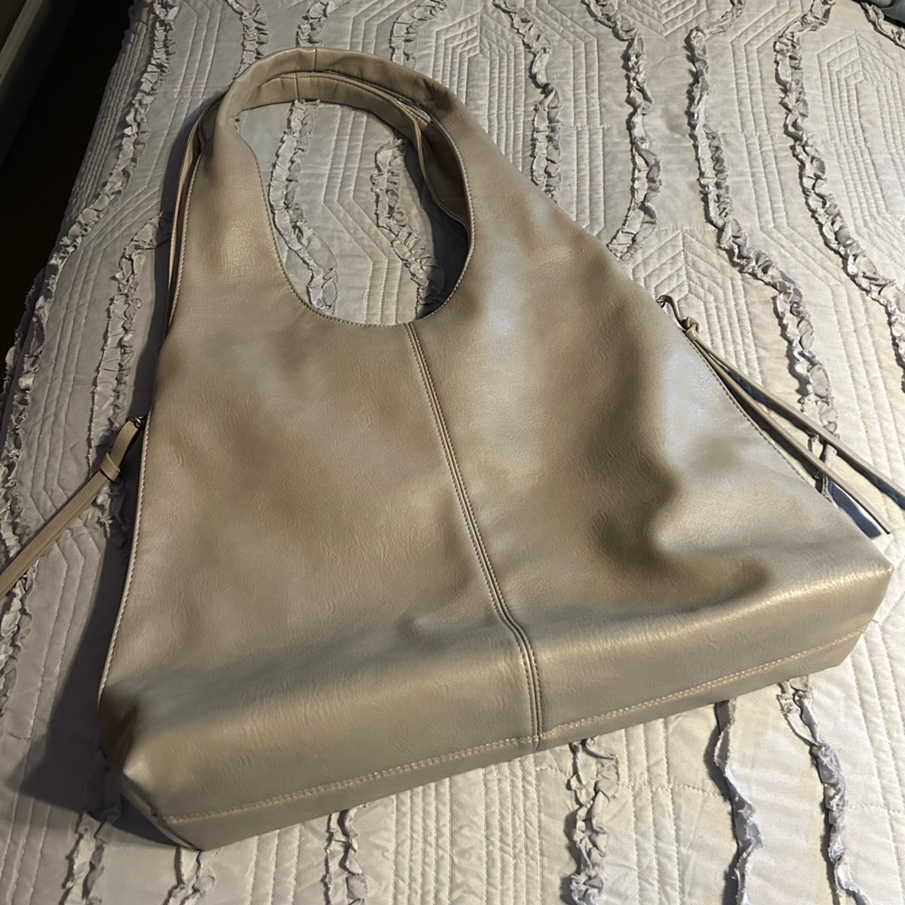 COPY - Fantastic like new oversized bag priced to sell!